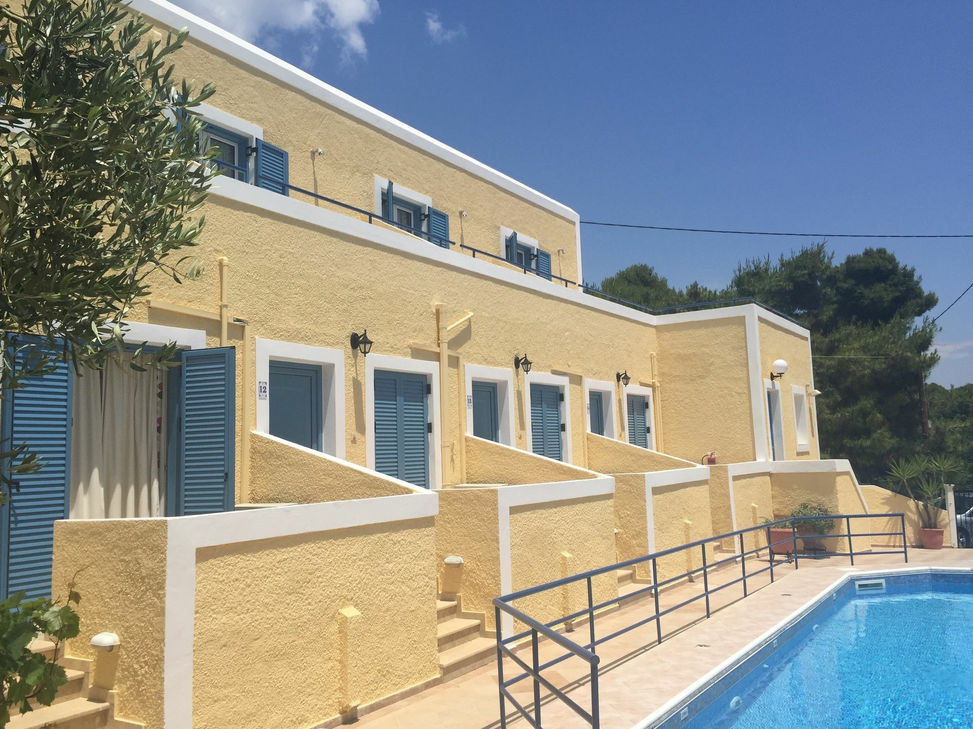 Esperides Maisonettes Agia Marina  Exteriör bild